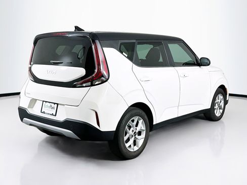 Used 2023 Kia Soul S FWD image 9
