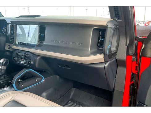 Used 2024 Ford Bronco Wildtrak image 17