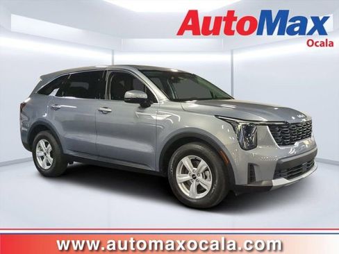 Used 2025 Kia Sorento LX FWD image 1
