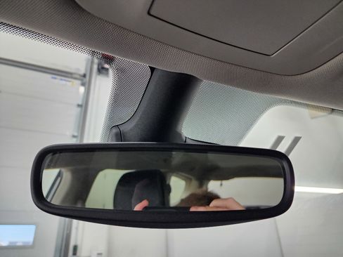 Used 2024 Chrysler Pacifica Touring-L image 56