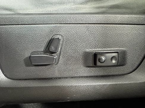 Used 2013 RAM 1500 Classic SLT w/ Big Horn Equipment Group AWD/4WD image 30
