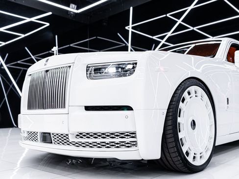 Used 2026 Rolls-Royce Phantom Sedan image 9