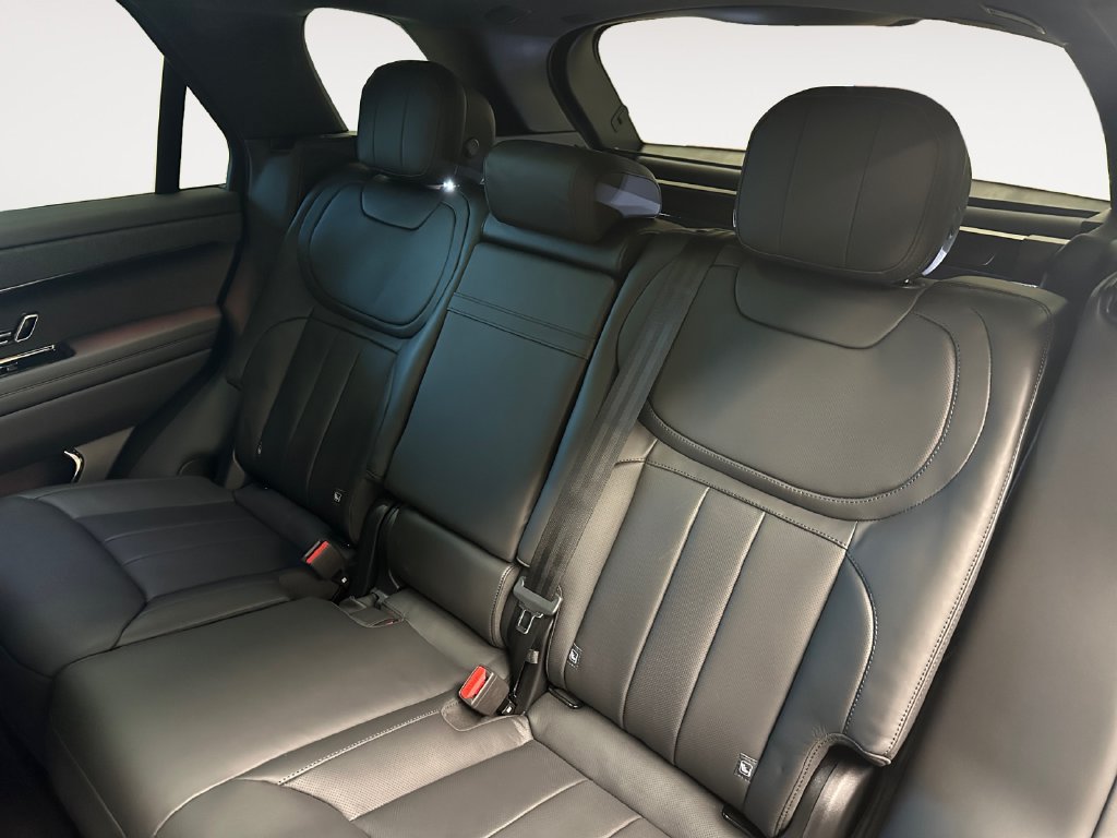 New 2027 Land Rover Range Rover Sport SE AWD/4WD image 13