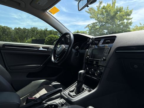 Used 2016 Volkswagen Golf SEL FWD image 6