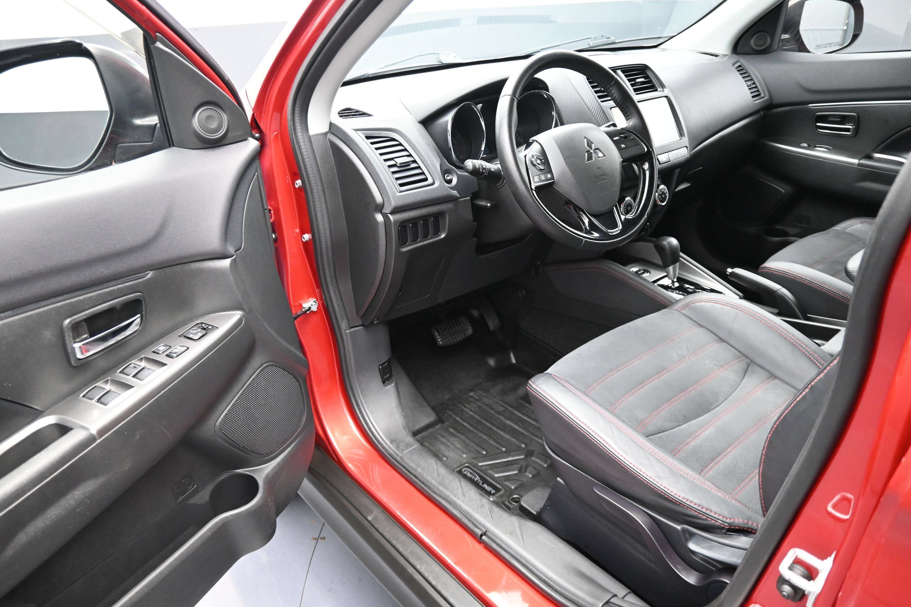 Used 2018 Mitsubishi Outlander Sport SE AWD/4WD image 10