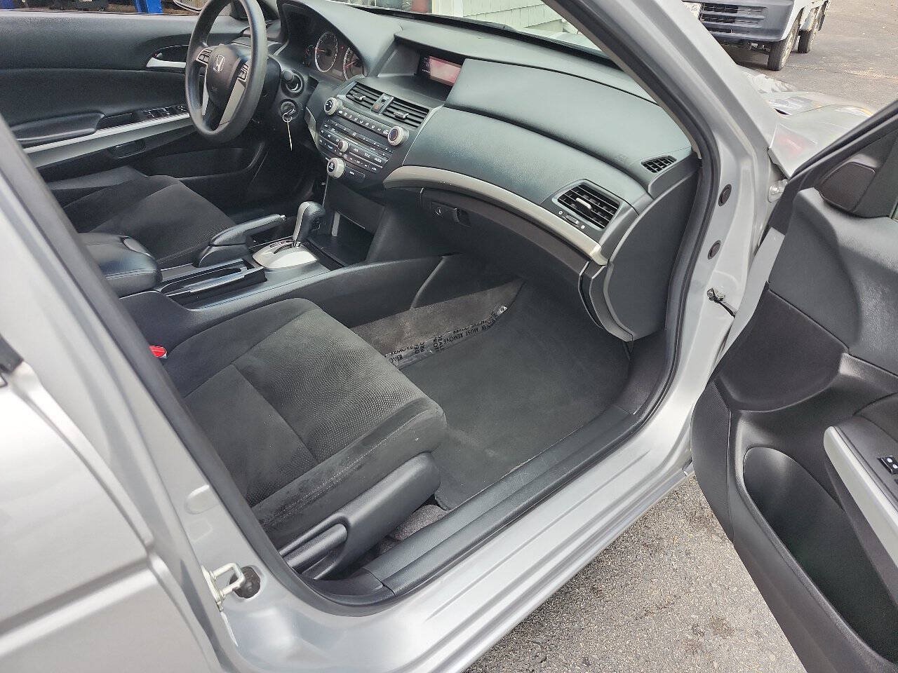 Used 2009 Honda Accord EX image 16