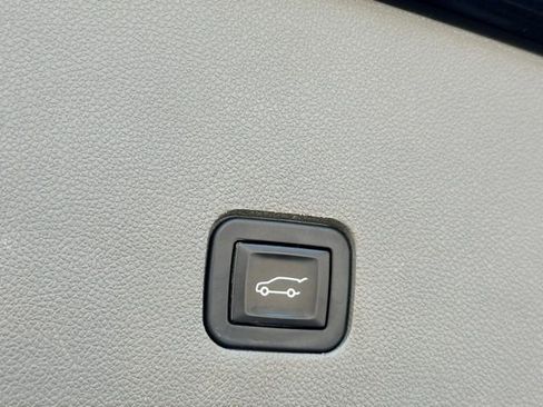 Used 2020 Cadillac XT6 Premium Luxury image 29