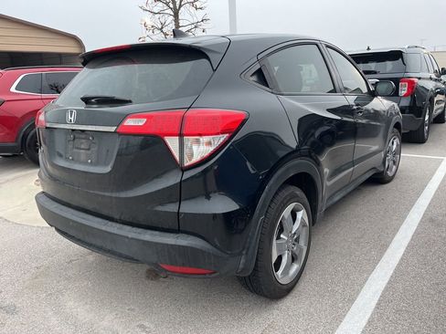 Used 2021 Honda HR-V LX image 3