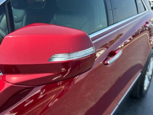 Used 2020 Cadillac XT5 Premium Luxury image 13