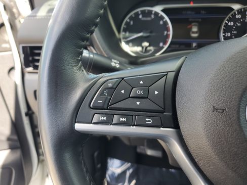 Used 2021 Nissan Sentra SV FWD image 18