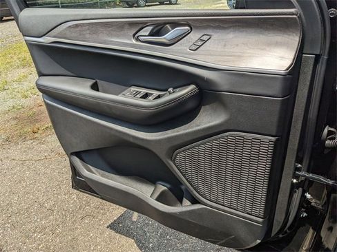 New 2025 Jeep Grand Cherokee L Limited image 20