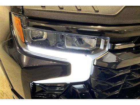 Used 2024 Chevrolet Silverado 1500 ZR2 image 29