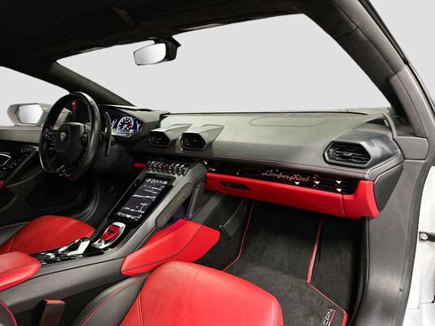 Used 2022 Lamborghini Huracan EVO RWD image 26