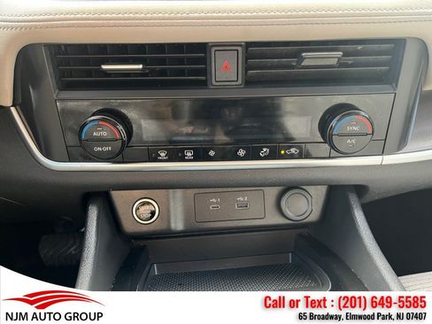 Used 2023 Nissan Rogue SV AWD/4WD image 30