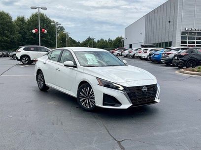 Used 2023 Nissan Altima 2.5 SV
