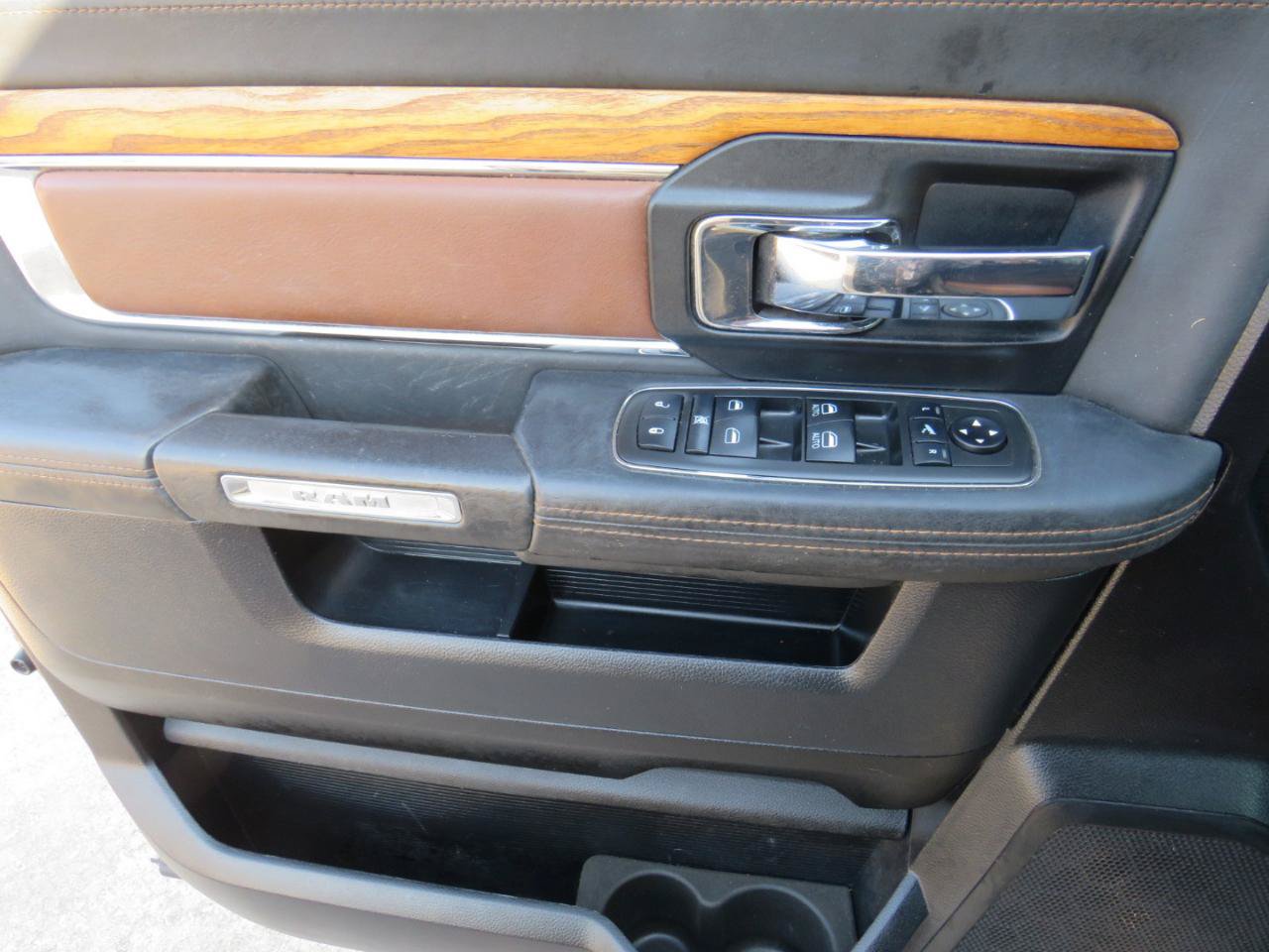 Used 2015 RAM 1500 Laramie Longhorn w/ Convenience Group AWD/4WD image 8
