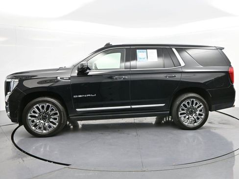 Used 2021 GMC Yukon Denali w/ Denali Premium Package AWD/4WD image 4