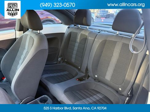 Used 2012 Volkswagen Beetle Turbo FWD image 11