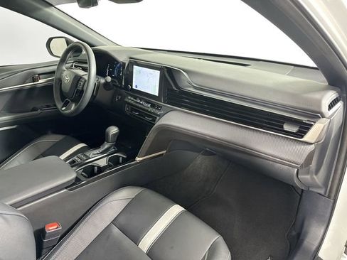Used 2025 Toyota Camry SE w/ Convenience Package FWD image 28