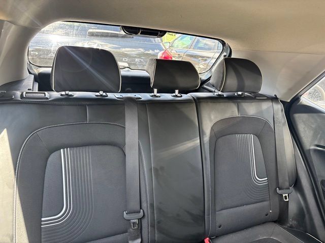 Used 2023 Hyundai Venue Limited w/ Cargo Package FWD image 12