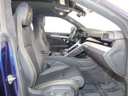 Used 2021 Lamborghini Urus image 13