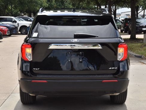 Used 2024 Ford Explorer XLT w/ Equipment Group 202A AWD/4WD image 7