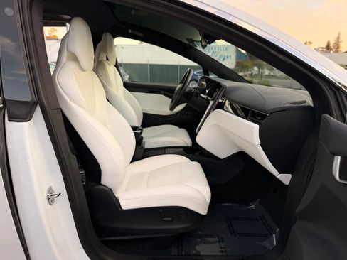 Used 2019 Tesla Model X Long Range AWD/4WD image 13