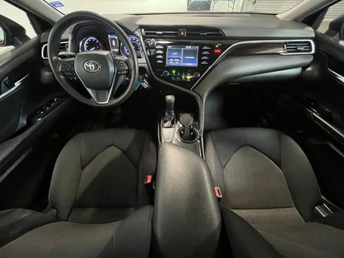 Used 2018 Toyota Camry LE FWD image 17