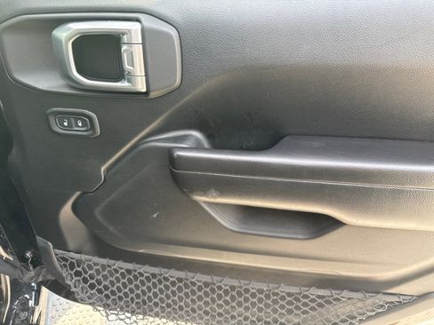 Used 2020 Jeep Wrangler Sport image 14