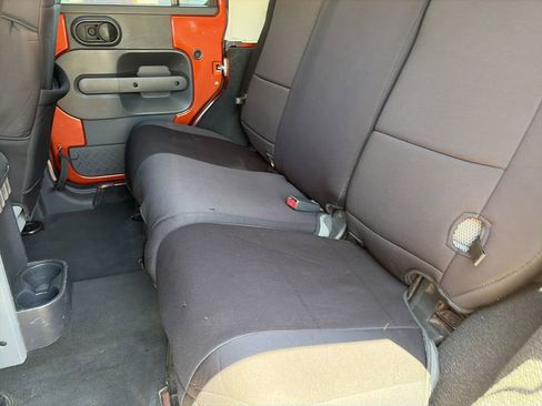 Used 2009 Jeep Wrangler Unlimited Rubicon w/ Dual Top Group AWD/4WD image 28