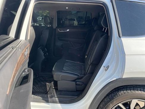 Used 2025 Volkswagen Atlas SEL Premium R-Line image 25