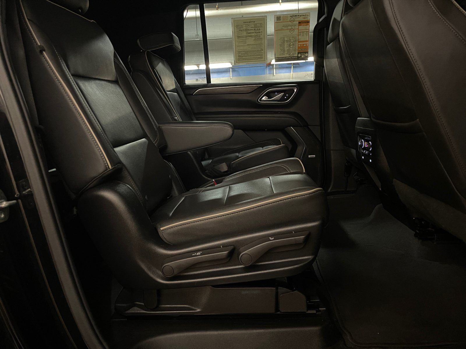 Used 2023 Chevrolet Suburban Premier AWD/4WD image 26