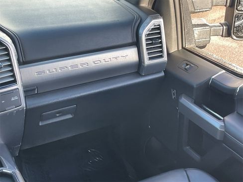 Used 2019 Ford F250 Platinum w/ Platinum Ultimate Package image 17