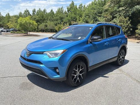Used 2018 Toyota RAV4 SE w/ Advanced Technology Package FWD image 3