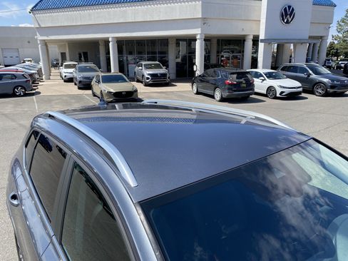 Used 2023 Volkswagen Taos SE FWD image 19