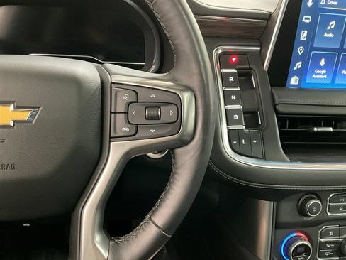 Used 2022 Chevrolet Suburban LT w/ Luxury Package AWD/4WD image 17