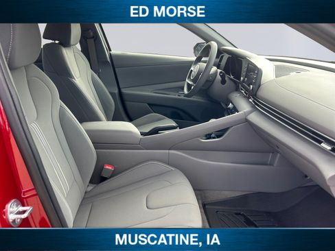 Used 2023 Hyundai Elantra SEL FWD image 15