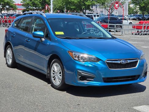 Used 2017 Subaru Impreza 2.0i Premium AWD/4WD image 3