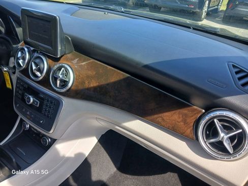 Used 2014 Mercedes-Benz CLA 250 image 15