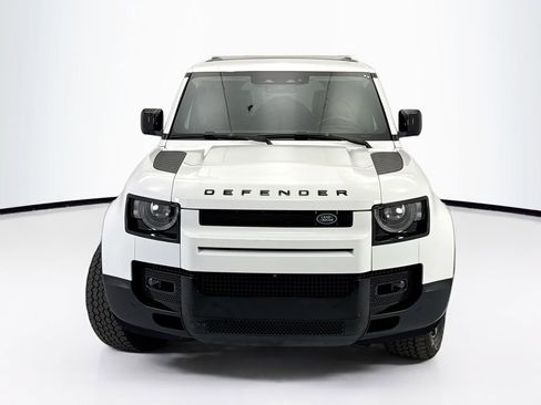 Used 2020 Land Rover Defender 110 SE image 2