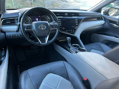 Used 2019 Toyota Camry XLE image 13