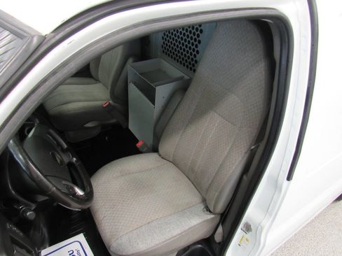 Used 2015 Chevrolet Express 3500 image 33