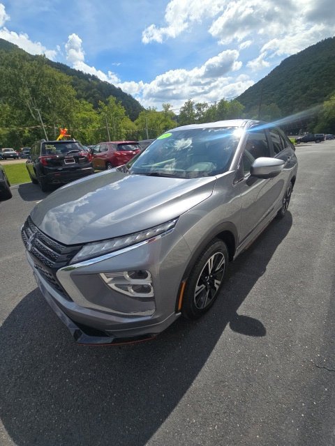 Used 2024 Mitsubishi Eclipse Cross SEL AWD/4WD image 3
