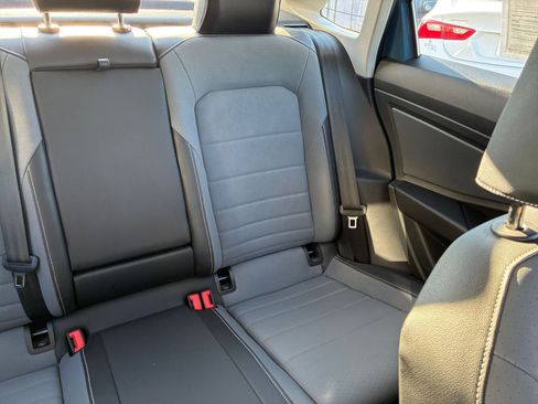 Used 2025 Volkswagen Jetta SE image 36