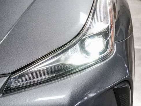 Certified 2020 Toyota Prius LE image 7