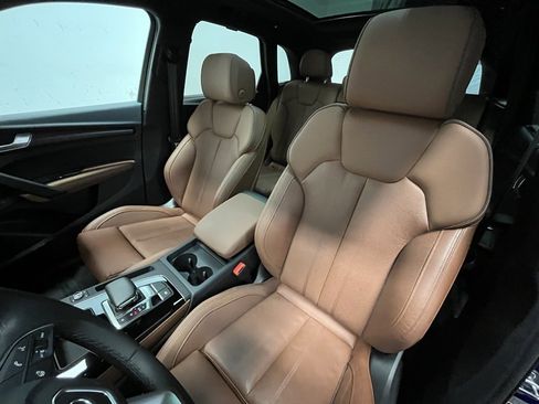 Used 2023 Audi Q5 e Premium Plus w/ Premium Plus Package image 11