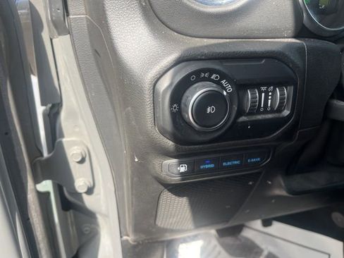 Used 2021 Jeep Wrangler Unlimited Sahara w/ Cold Weather Group image 22