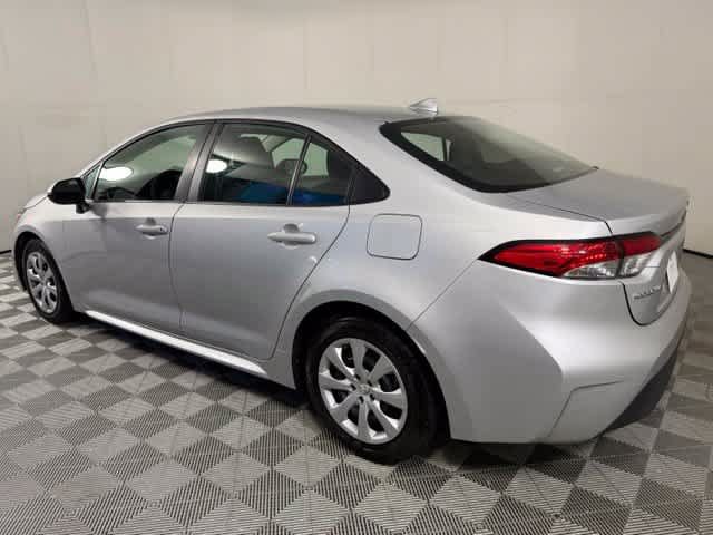 Used 2024 Toyota Corolla LE FWD image 5