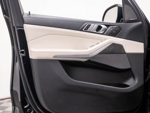 Certified 2024 BMW X7 xDrive40i w/ M Sport Package image 13