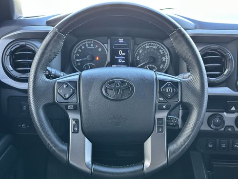 Used 2022 Toyota Tacoma TRD Off-Road w/ TRD Premium Off Road Package image 44